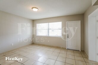 1481 NW 44th St in Miami, FL - Building Photo - Building Photo