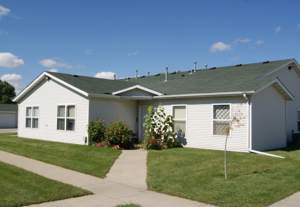 Rattenborg Court in West Fargo, ND - Building Photo