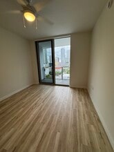 536 SW 2nd St, Unit A3 in Miami, FL - Building Photo - Building Photo