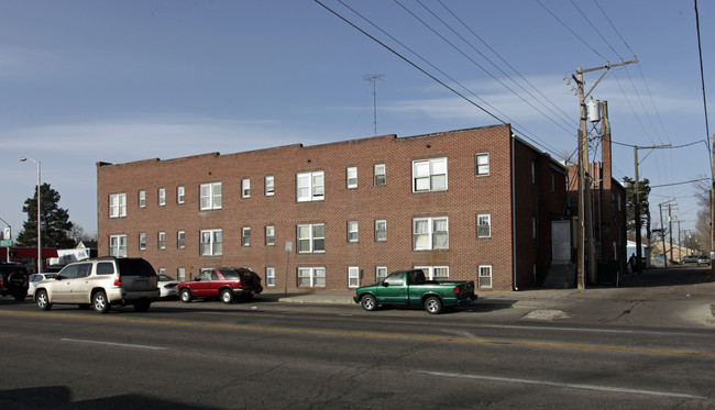 Airlie Apartments in Greeley, CO - Building Photo - Building Photo