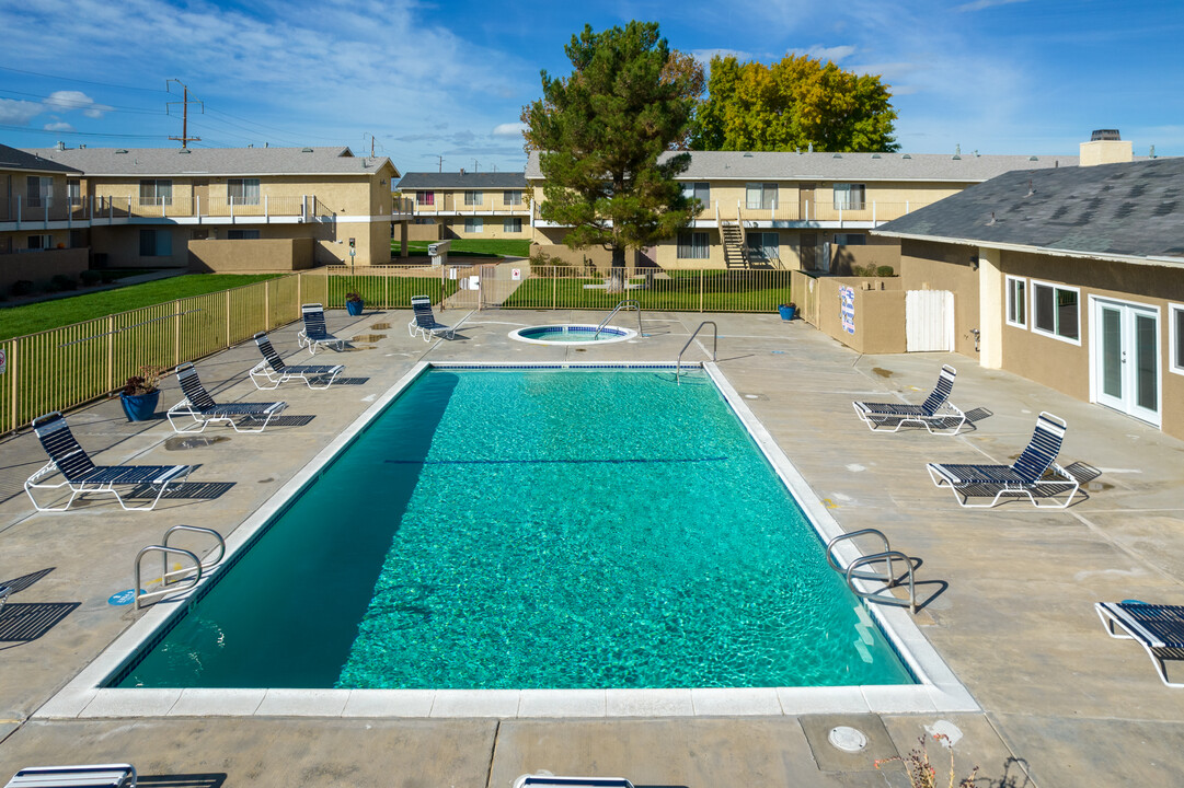 Hesperia Regency in Hesperia, CA - Foto de edificio