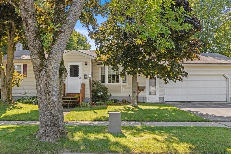 105 Gazo Ave in Burlington, VT - Building Photo