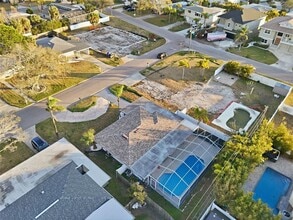 2470 Del Rio Way in Dunedin, FL - Building Photo - Building Photo