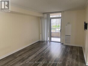 3880 Duke of York Blvd in Mississauga, ON - Building Photo - Building Photo