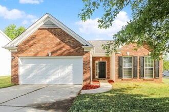 8704 Rozumny Dr in Charlotte, NC - Building Photo - Building Photo