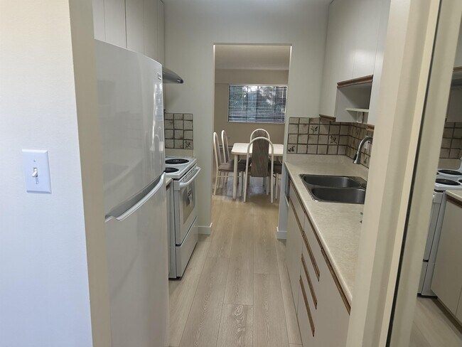 3136 Kingsway in Vancouver, BC - Building Photo - Building Photo