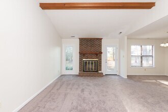 111 Cherrywood Ct in Jacksonville, NC - Building Photo - Building Photo