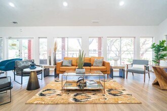 Barstow Lincoln Oaks in Austin, TX - Foto de edificio - Building Photo