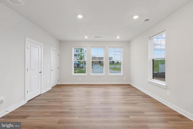 45176 Drowes Ter in Sterling, VA - Building Photo - Building Photo
