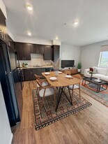 Junction Crossing in Roseville, CA - Building Photo