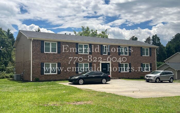 2604 Dorian Dr SW in Snellville, GA - Building Photo