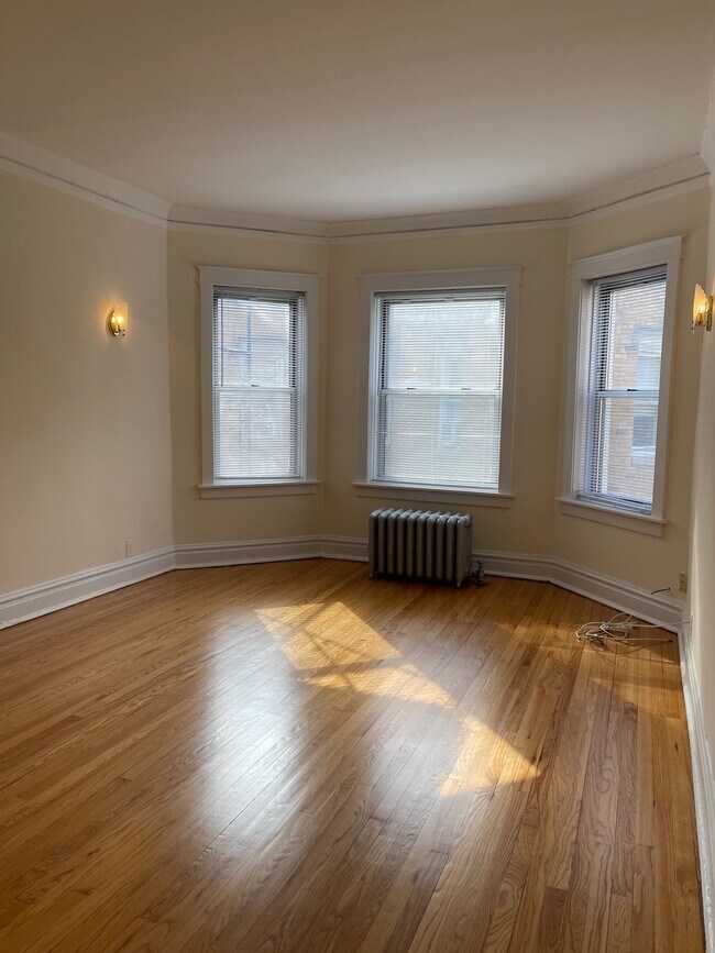 6966 N Sheridan Rd, Unit ONE BED