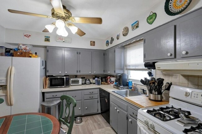 1664 Fairfax Ave in West Islip, NY - Building Photo - Building Photo