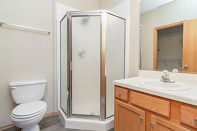 950 67th St, Unit #420 in West Des Moines, IA - Foto de edificio - Building Photo