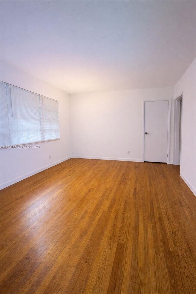 7921 West Dr in North Bay Village, FL - Building Photo - Building Photo