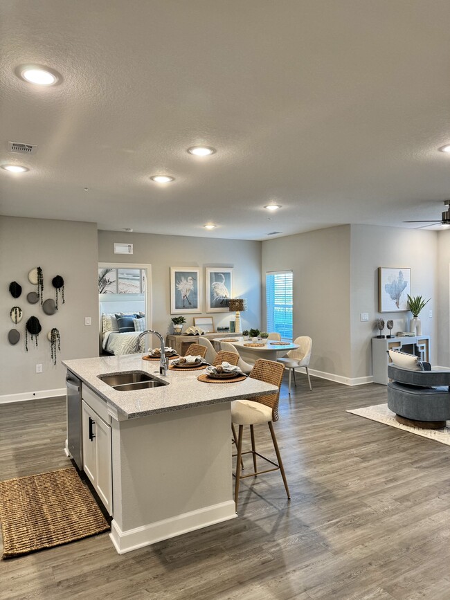 Tailor Apartments in Ft. Myers, FL - Building Photo - Building Photo