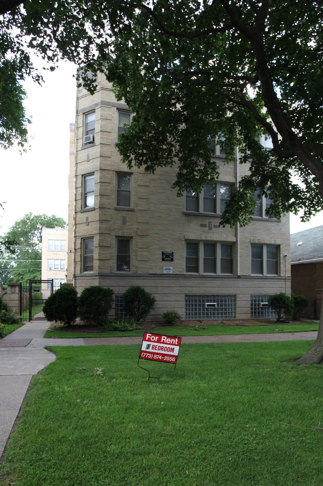 6820 S Michigan Ave in Chicago, IL - Building Photo - Building Photo