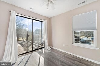 19 Canterbury Ct in Washington Township, NJ - Building Photo - Building Photo