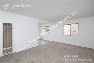 4554 Bond St in San Diego, CA - Foto de edificio - Building Photo