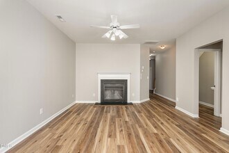 956 Shining Wire Way in Morrisville, NC - Building Photo - Building Photo