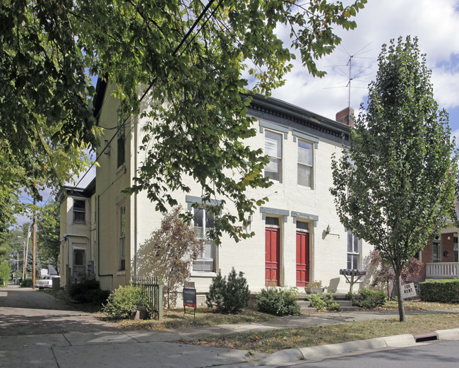 112-114 E Warren St in Lebanon, OH - Foto de edificio - Building Photo