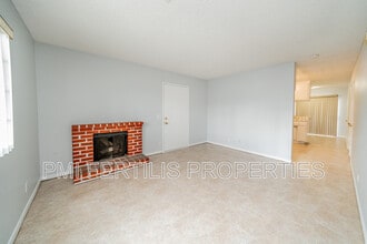 16845 San Bernardino Ave in Fontana, CA - Building Photo - Building Photo
