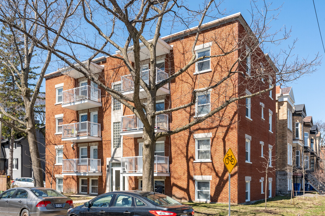 1410 De Repentigny St in Québec, QC - Building Photo