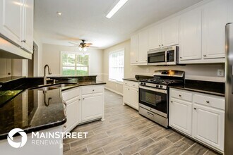 1017 Crown River Pkwy in Mcdonough, GA - Building Photo - Building Photo