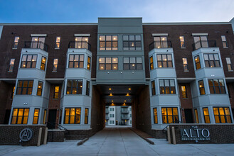 The Alto in Cincinnati, OH - Building Photo - Building Photo