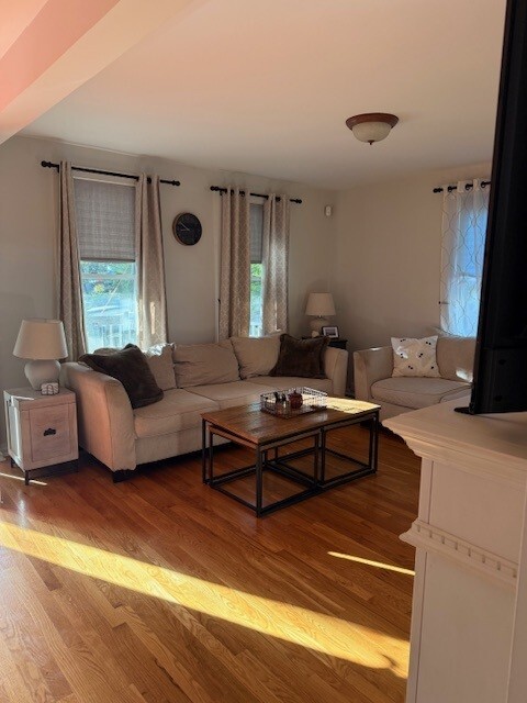 105 Richmond Hill Rd in New Canaan, CT - Building Photo - Building Photo
