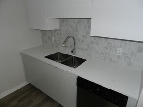 17 Prince St in Dartmouth, NS - Building Photo - Building Photo