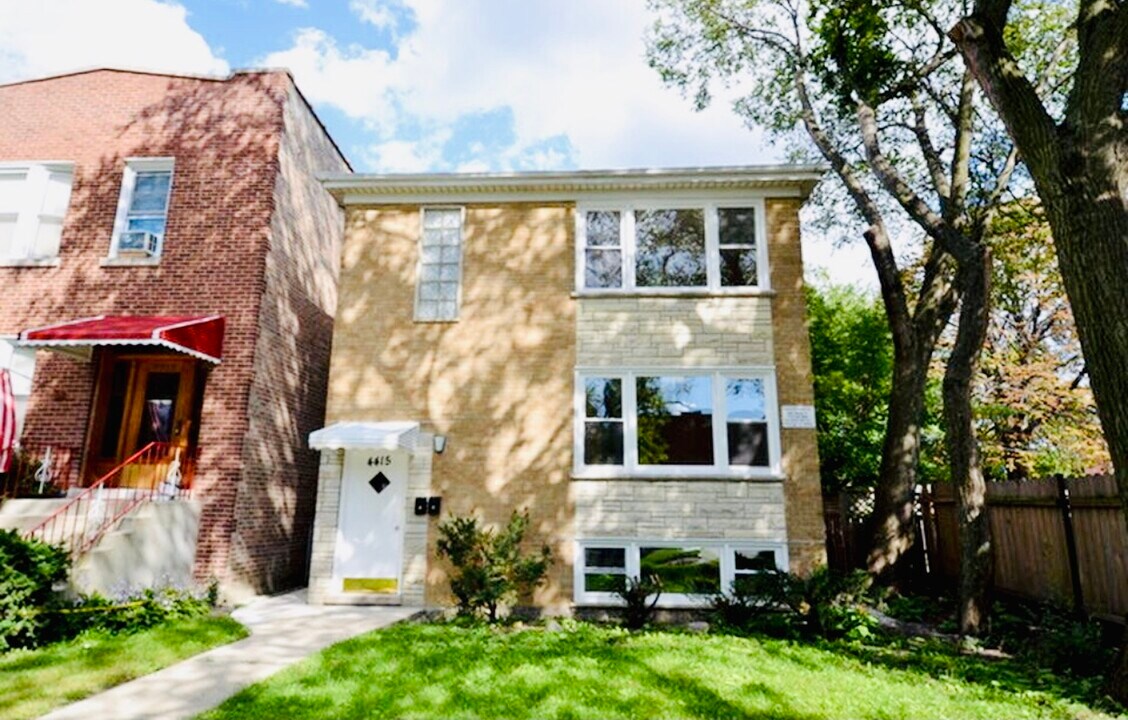 4415 N Kildare Ave in Chicago, IL - Foto de edificio