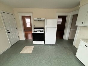 182 Sheridan St, Unit #2 in Bridgeport, CT - Foto de edificio - Building Photo