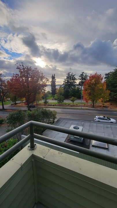 15 4th Ave. in Kirkland, WA - Foto de edificio