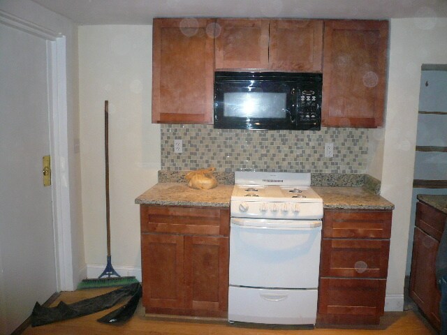 1064 Beacon St, Unit D in Brookline, MA - Building Photo - Building Photo