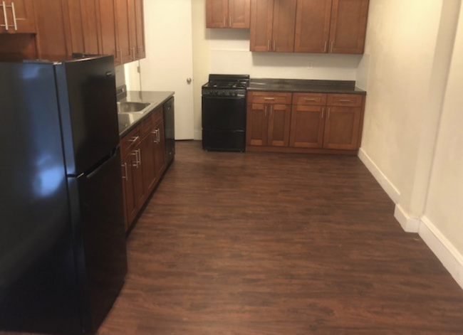 1195 Boylston St, Unit 1 in Boston College, MA - Building Photo - Building Photo