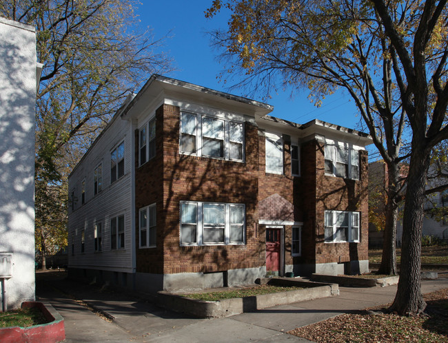 712 W 32nd Ave in Minneapolis, MN - Foto de edificio - Building Photo