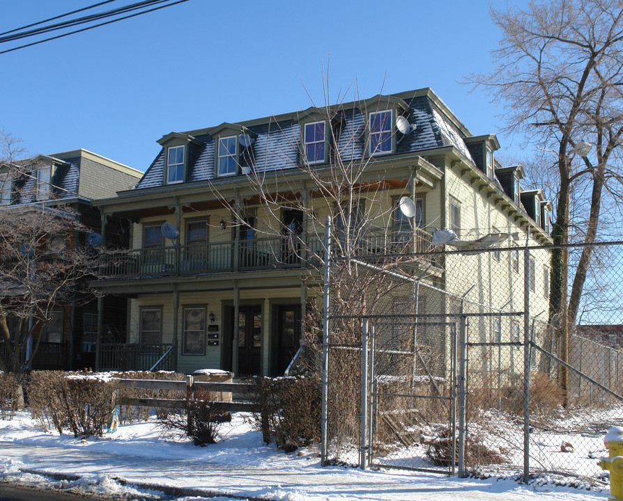 688-690 Atlantic St in Stamford, CT - Building Photo