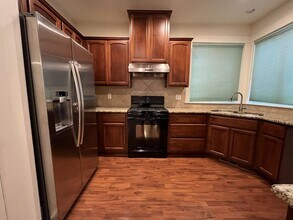 13618 SE Genoa Dr in Clackamas, OR - Building Photo - Building Photo