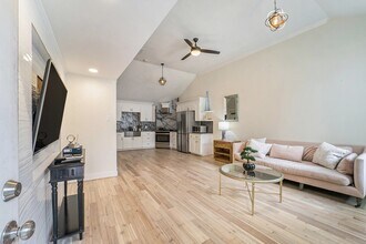 2821 Morrison St in Houston, TX - Building Photo - Building Photo