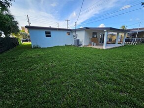 10680 SW 4th St in Miami, FL - Building Photo - Building Photo