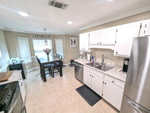 437 Bridgewater Ct in Mary Esther, FL - Building Photo - Building Photo