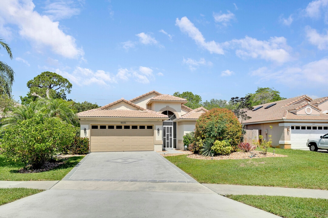 8605 Windy Cir in Boynton Beach, FL - Building Photo