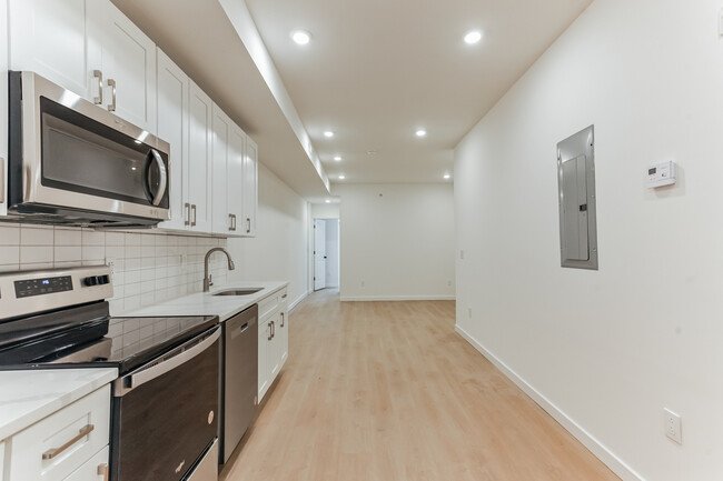 5607 Nelson St in Philadelphia, PA - Building Photo - Building Photo