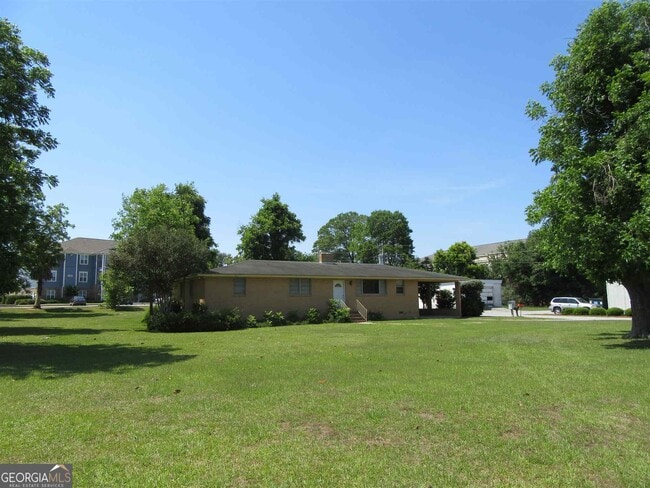 property at 125 Lanier Dr