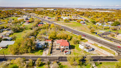 563 SW 39th St in San Antonio, TX - Foto de edificio - Building Photo