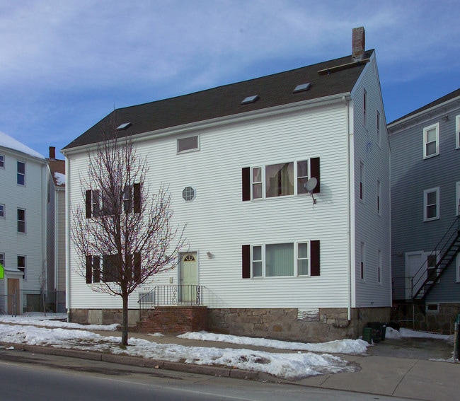 639 Plymouth Ave in Fall River, MA - Building Photo - Building Photo