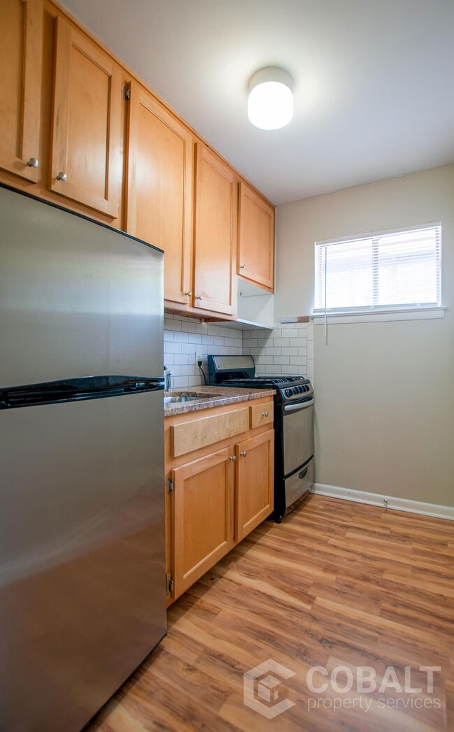 property at 905 Greenwood Ave NE