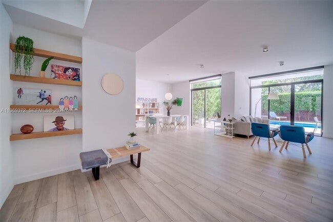 property at 8660 Arboretum Ln