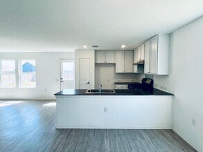 10135 Ana Hts in San Antonio, TX - Building Photo - Building Photo